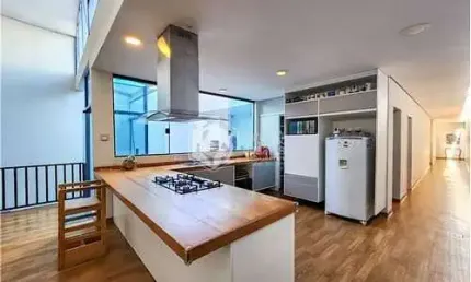 Casa tipo para venda em Vila Anglo Brasileira com 6 quartos, sendo 1 suíte, 370m²