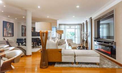 Casa tipo para venda com 5 quartos, sendo 4 suítes, 462m²