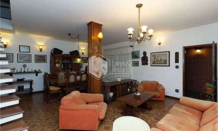 Casa à venda 3 Quartos 1 Suite 4 Vagas 205M² Jardim das Acácias São Paulo - SP