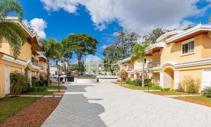 Casa no condomínio Condomínio Ville Le Mans para venda com 4 quartos, sendo 4 suítes, 602m²