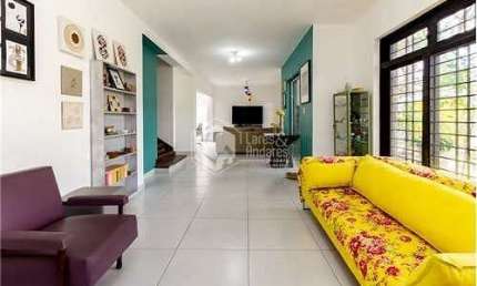 Sobrado para venda com 5 quartos, sendo 1 suíte, 460m²