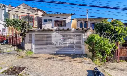 Casa tipo para venda em Vila Pompeia com 5 quartos, sendo 1 suíte, 220m²