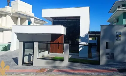 Casa com 3 quartos à venda em Pedra Branca, Palhoça  por R$ 1.790.000