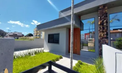 Casa com 3 quartos à venda no Sertão do Maruim, São José , 94 m2 por R$ 550.000