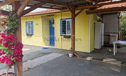 Casa com 2 quartos à venda no Daniela, Florianópolis  por R$ 895.000