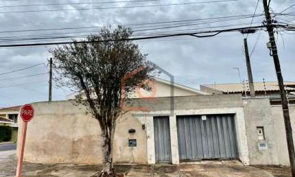 Casa com 2 quartos à venda na Rua Marechal Humberto de Alencar Castelo Branco, 913, Jardim Imperador, Araraquara, 231 m2 por R$ 550.000