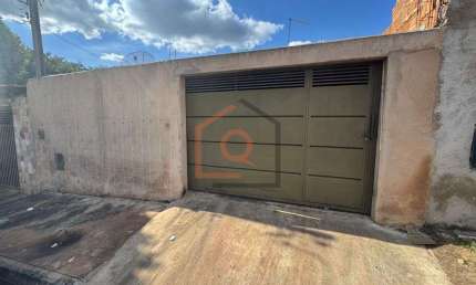 Casa com 2 quartos à venda na Avenida Felix Esteves Torres, 46, Residencial Acapulco, Araraquara, 83 m2 por R$ 220.000