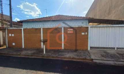 Casa com 4 quartos à venda na Rua Vitorio Brizolari, 120, Centro, Américo Brasiliense, 141 m2 por R$ 320.000
