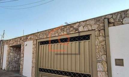 Casa a venda em Araraquara: 3 dormitorios, suite, area gourmet
