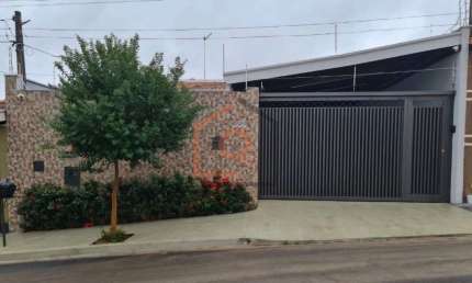 Casa a venda no Residencial Cambuy, Araraquara: 3 dormitorios, 2 banheiros, garagem