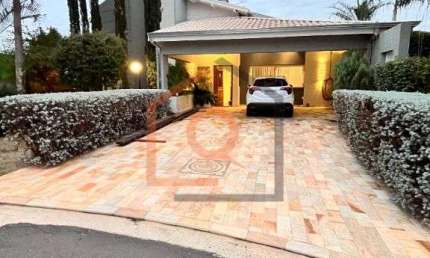 Magnifica casa de 5 dormitorios no Condominio Altos do Jaragua em Araraquara