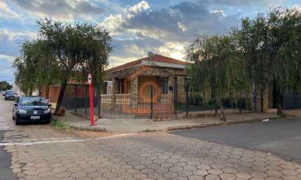 Casa de 3 dormitorios com suite no Jardim do Carmo, Araraquara
