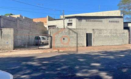 Barracão / Galpão / Depósito para alugar na Rua Luciana Maria Machado, 60, Jardim Rafaela Amoroso Micelli, Araraquara, 117 m2 por R$ 2.000