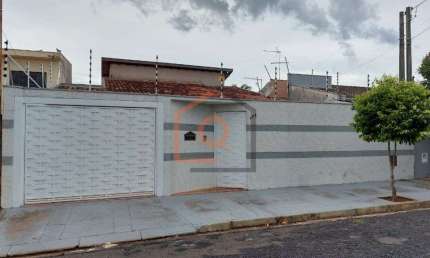 Casa com 3 quartos à venda na Rua Antônio Corrêa de Almeida Moraes, 775, Jardim Residencial Água Branca, Araraquara, 196 m2 por R$ 440.000