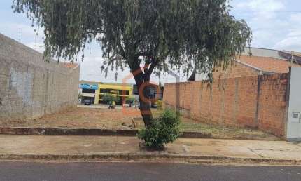Terreno à venda na Rua Professor Doutor Salomão Tabak, Jardim São Francisco, Araraquara por R$ 140.000
