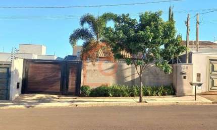 Casa com 2 quartos à venda na Avenida Reverendíssimo José Carlos Nogueira, 164, Jardim Aclimação, Araraquara, 164 m2 por R$ 530.000
