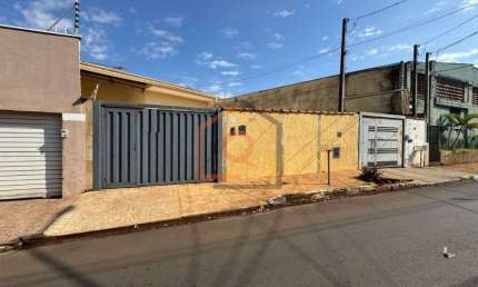 Casa Padrao a venda e locacao no Jardim Artico - Araraquara