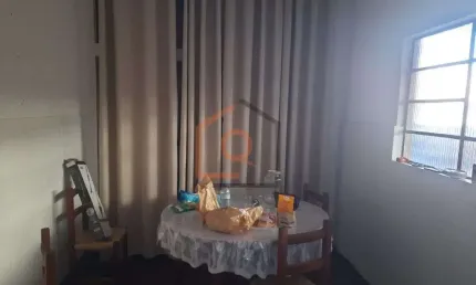 Casa com 3 quartos à venda na Avenida Bandeirantes, 1640, Centro, Araraquara, 181 m2 por R$ 250.000