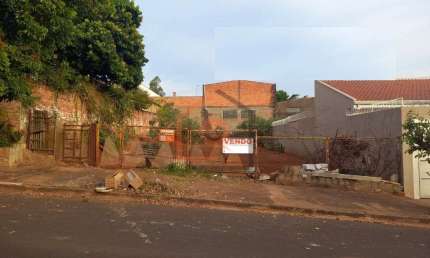 Terreno à venda na Avenida Cônego Aldomiro Storniolo, Parque Laranjeiras, Araraquara por R$ 98.000