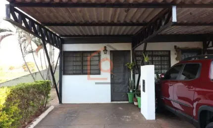Casa em condomínio fechado com 2 quartos à venda na Avenida Marginal Seiscentos, 600, Jardim Santa Júlia (Vila Xavier), Araraquara, 62 m2 por R$ 180.000