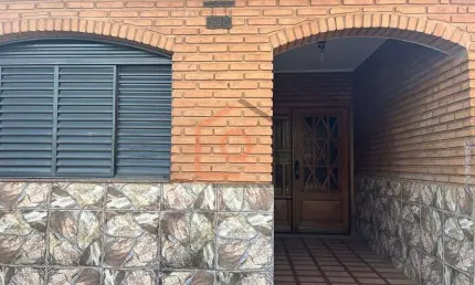 Casa com 2 quartos à venda na Avenida Francisco Aranha do Amaral, 662, Vila Ferroviária, Araraquara, 89 m2 por R$ 350.000