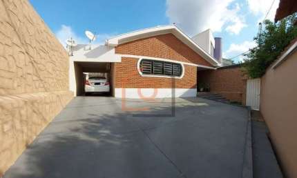 Casa com 3 quartos à venda na Avenida Francisco Vaz Filho, 14, Vila Tito de Carvalho (Vila Xavier), Araraquara, 161 m2 por R$ 470.000