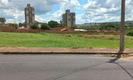 Terreno à venda na Rua José Maria Tescari, Vila Harmonia, Araraquara por R$ 408.000