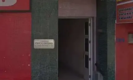 Sala comercial para alugar na Avenida Duque de Caxias, 390, Centro, Araraquara, 38 m2 por R$ 400