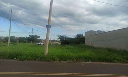 Terreno à venda na Rua Jeny Ferreira Alves da Silva Mascia, Jardim Boa Vista III, Araraquara por R$ 130.000