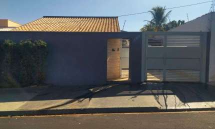 Casa com 3 quartos à venda na Avenida José Granada Garcia, 330, Residencial Cambuy, Araraquara, 202 m2 por R$ 585.000