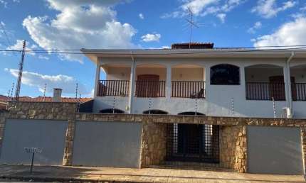 Casa com 4 quartos à venda na Rua Benedito Flório, 465, Jardim Paulistano (Vila Xavier), Araraquara, 337 m2 por R$ 1.300.000
