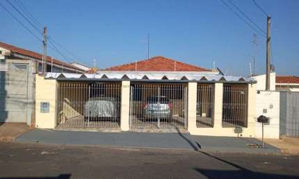 Casa com 2 quartos à venda na Rua Itália, 3904, Centro, Araraquara, 210 m2 por R$ 400.000
