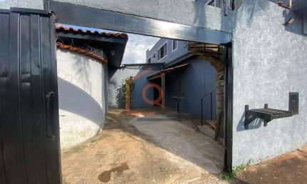 Casa com 2 quartos para alugar na Avenida Paulino Rodella, 607, Parque Laranjeiras, Araraquara