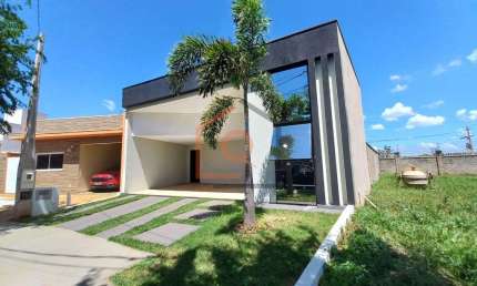 Casa a venda e locacao no Parque Atlanta, Araraquara: 3 dormitorios, suite, garagem coberta e armarios planejados.