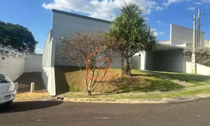 Casa de 3 dormitorios no Condominio Jardim Dom Pedro I em Araraquara