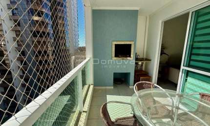 Apartamento 3 Suítes Quadra Mar com Churrasqueira Locação Anual no Centro de Balneário Camboriú