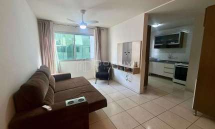 Locação anual 3 dormitórios quadra mar Balneário Camboriú