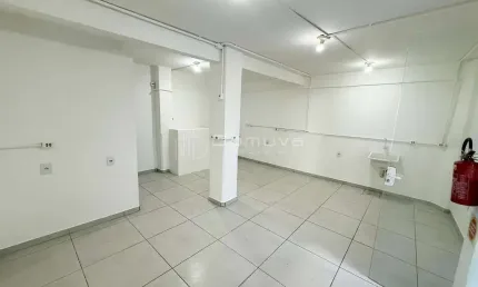 Locação anual sala comercial centro Balneário Camboriú