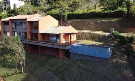 Casa de alto padrão - Imóvel para venda tem 528 metros quadrados com 4 quartos - Pedra Azul - ES