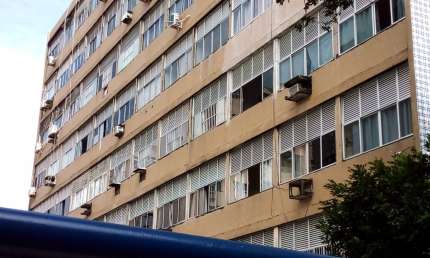 VENDO APT 4 QTS NO CENTRO DO RECIFE  (81) 9.8645.3325