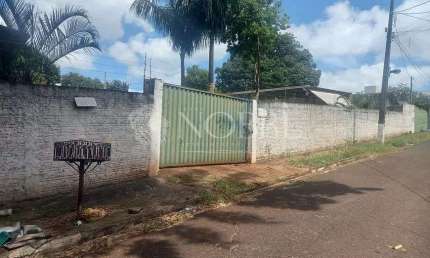 Terreno à venda na Rua Pioneiro Domingos Salgueiro, Jardim Guaporé, Maringá