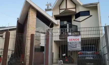 Sobrado próximo ao Hosp. Universitário de Maringá - Aceita troca