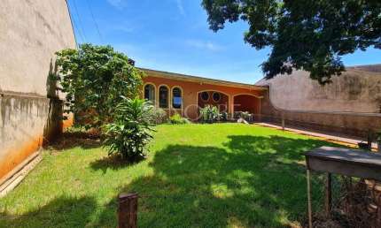Casa térrea na Rua Santos Dumont - 250 mts da Santa Casa