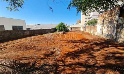 Terreno à venda na Rua Padre Vieira, Zona 07, Maringá