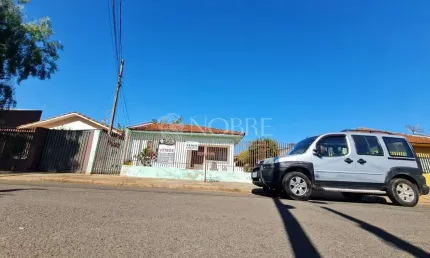 Imóvel com 2 casas na rua matinhos - vl nova em maringá