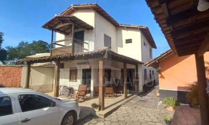 Casa para Venda em Porto Seguro, Taperapuan, 3 suítes, 2 banheiros, 4 vagas