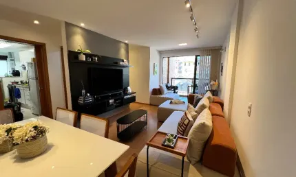 Apartamento na Coronel Veiga com saída emergencial pelo Valparaíso