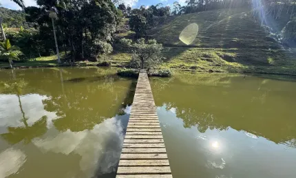 Vende-se belíssimo sítio com 4 Dormitórios em Águas mornas /SC