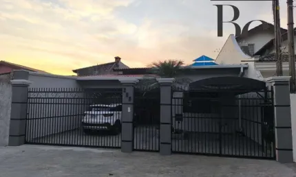 Casa para Venda em Sorocaba, Jardim Rosália Alcolea, 3 dormitórios, 1 suíte, 3 banheiros, 4 vagas