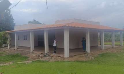 Chácara para Venda em Salto de Pirapora, Condomínio Arco Íris, 2 dormitórios, 2 suítes, 2 banheiros, 4 vagas